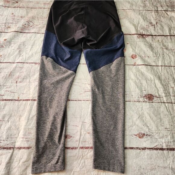 Outdoor Voices 7/8 Leggings Tri Color Size Large - Picture 3 of 5